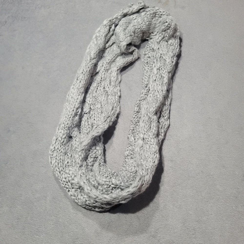 Hobby Lobby Infinity Scarf Women Gray Cable Knit Chunky Winter Cozy Preppy‎